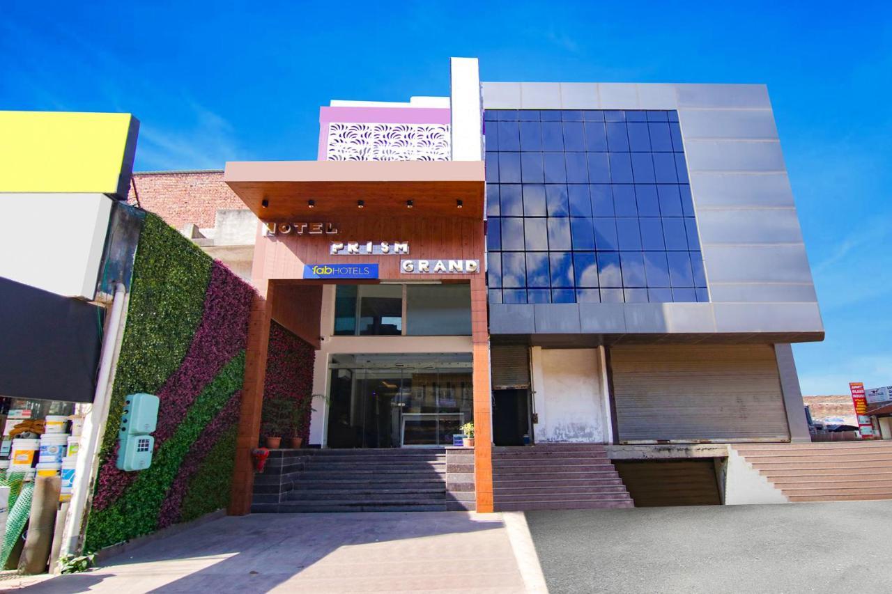 Fabhotel Prism Grand Zirakpur Buitenkant foto