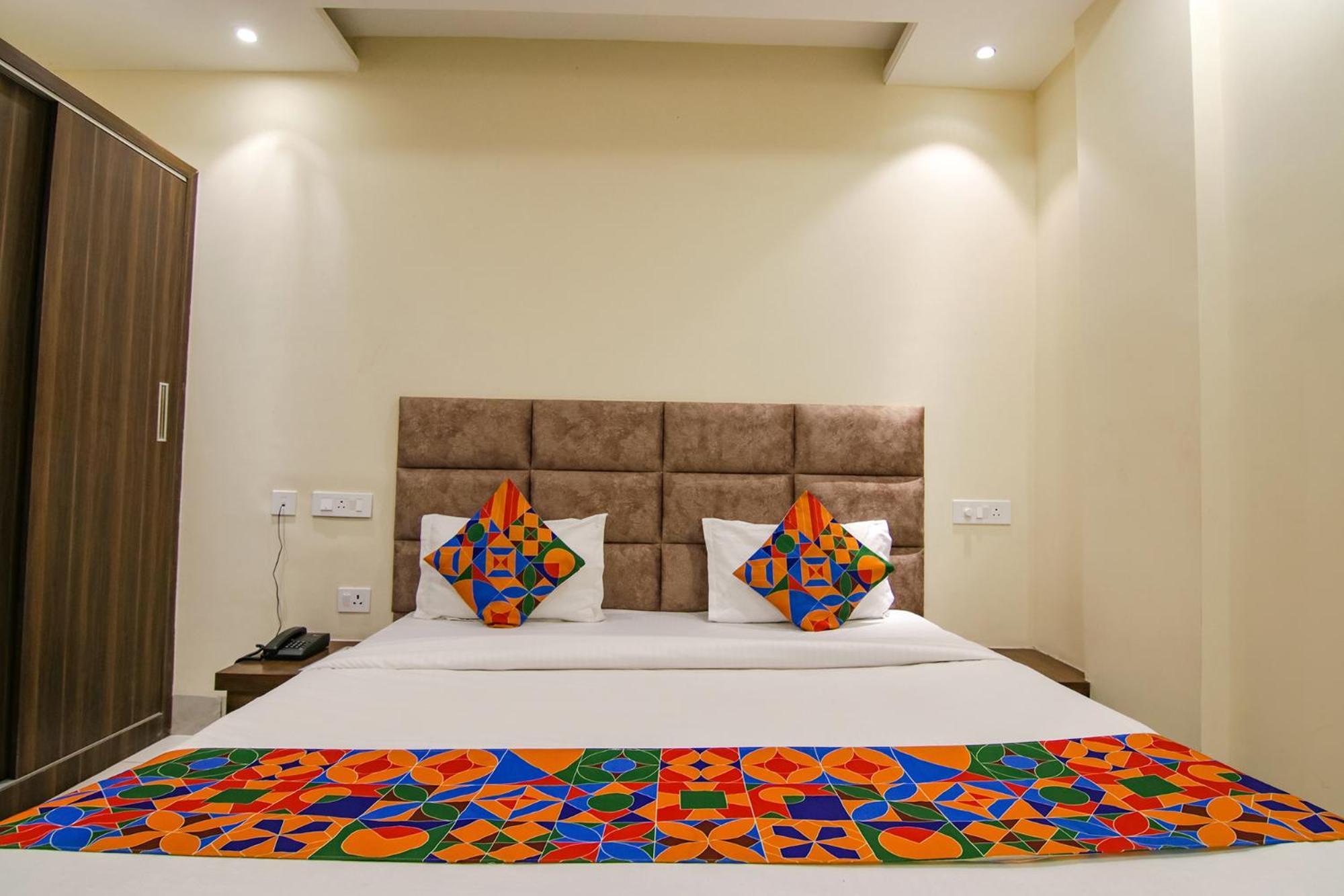 Fabhotel Prism Grand Zirakpur Buitenkant foto