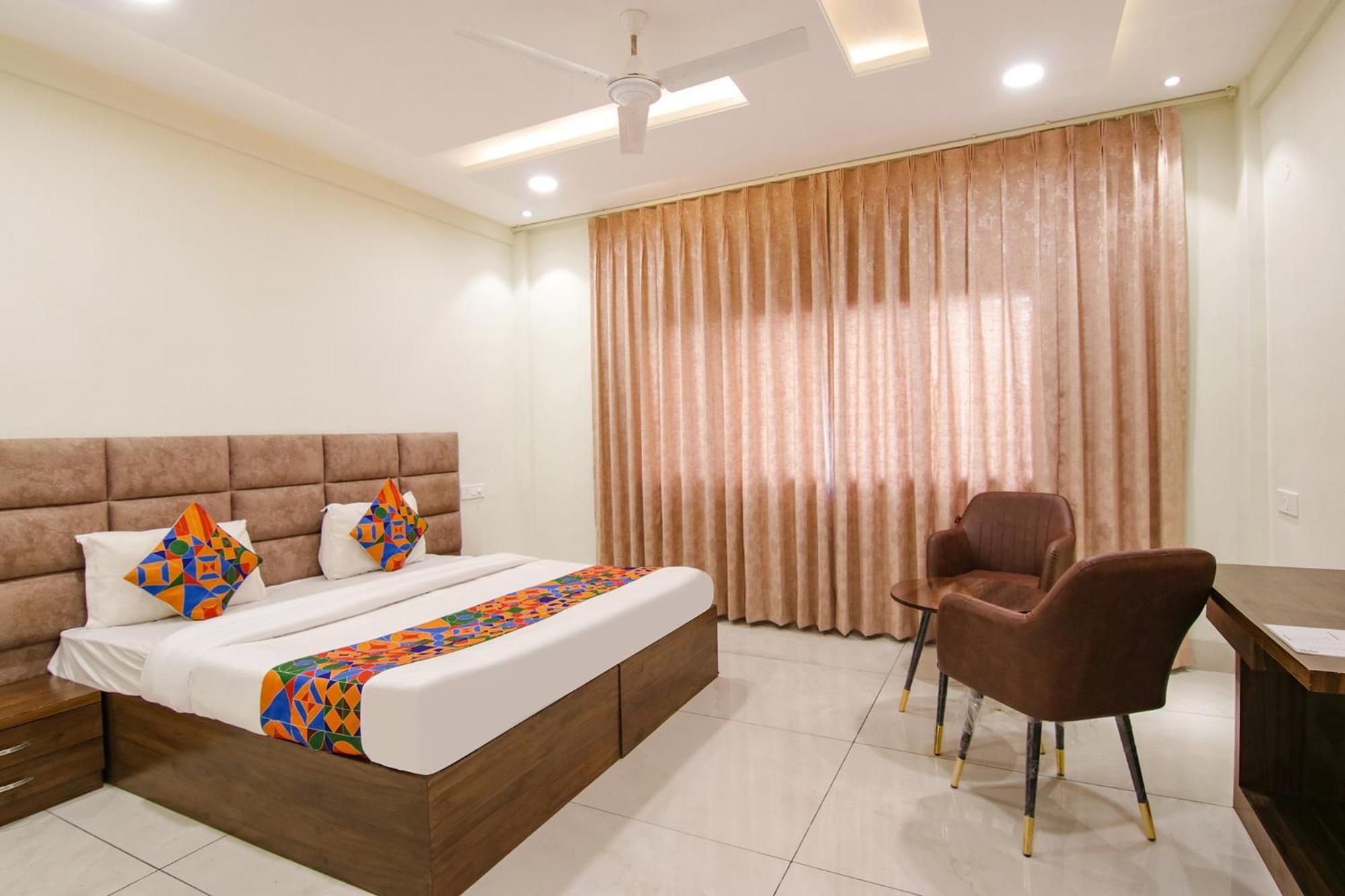 Fabhotel Prism Grand Zirakpur Buitenkant foto