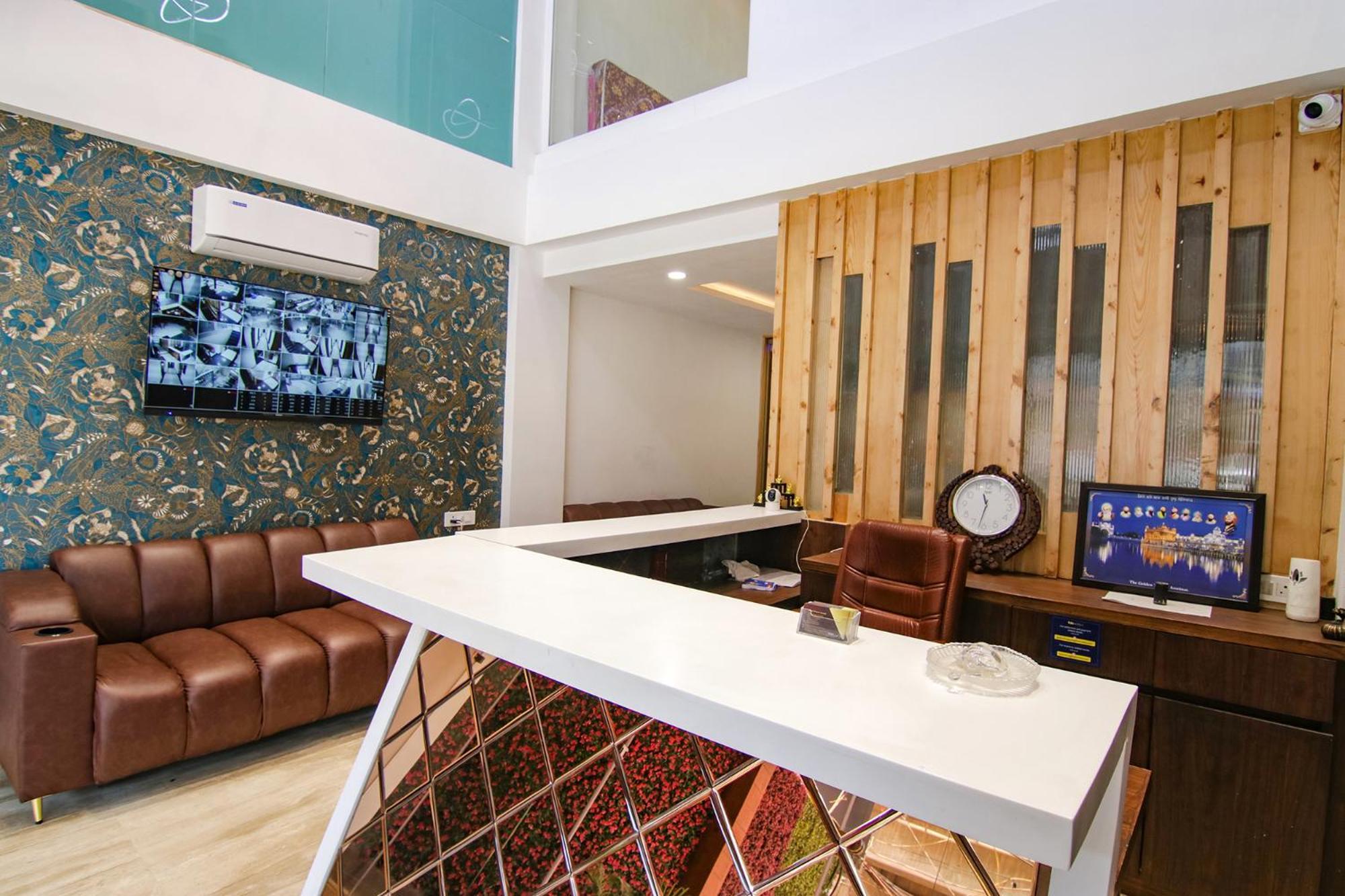 Fabhotel Prism Grand Zirakpur Buitenkant foto