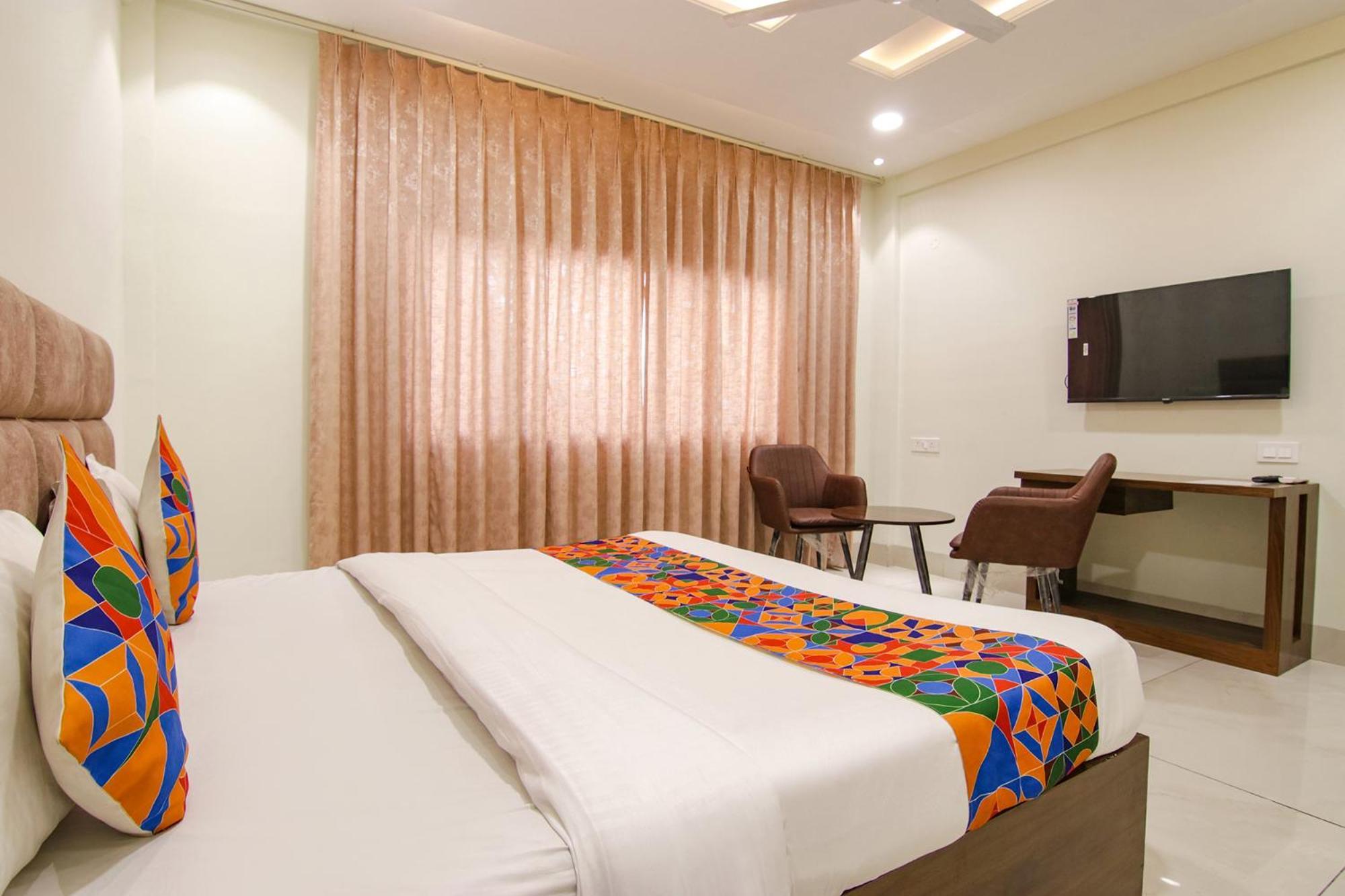 Fabhotel Prism Grand Zirakpur Buitenkant foto