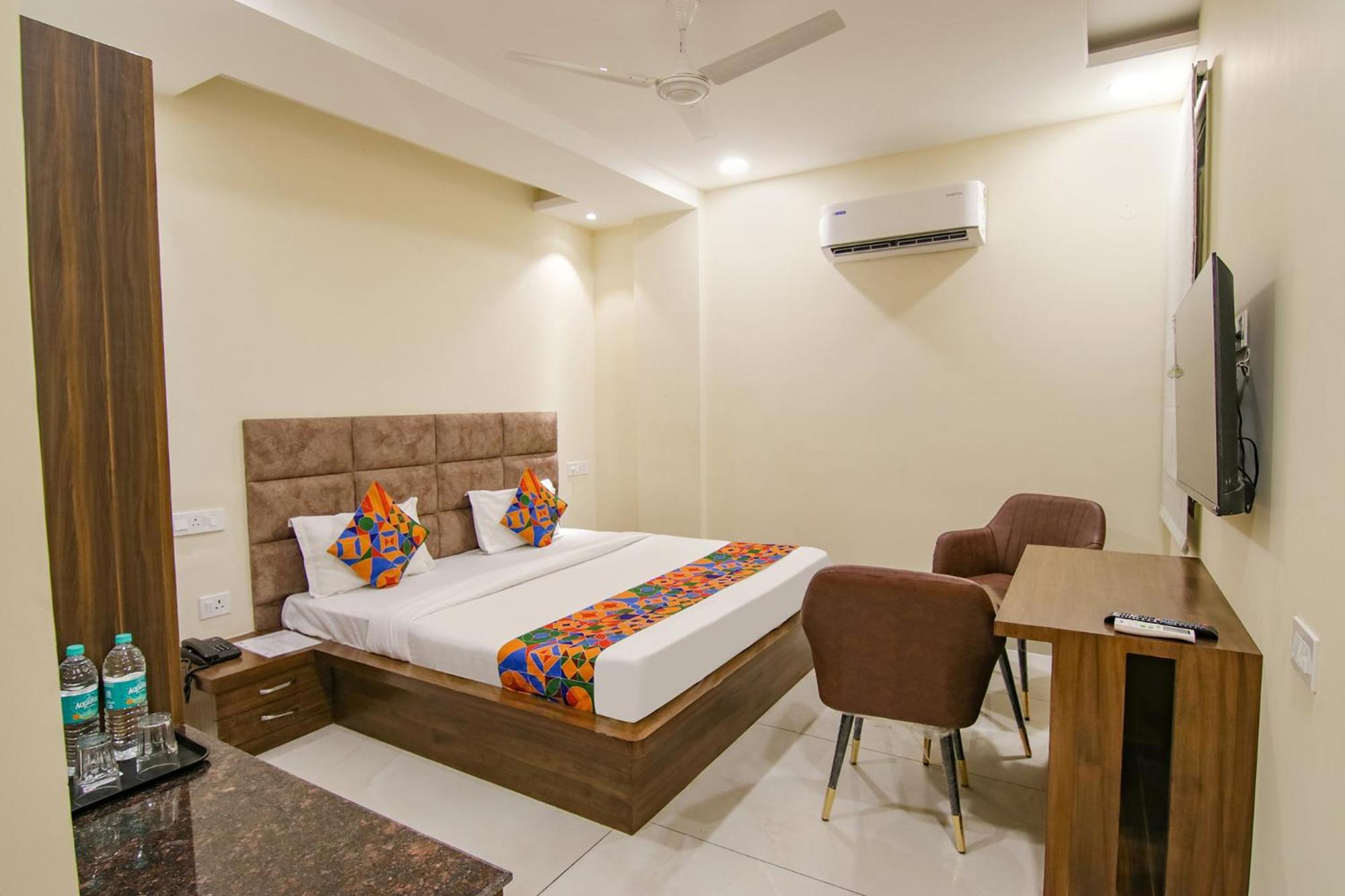Fabhotel Prism Grand Zirakpur Buitenkant foto
