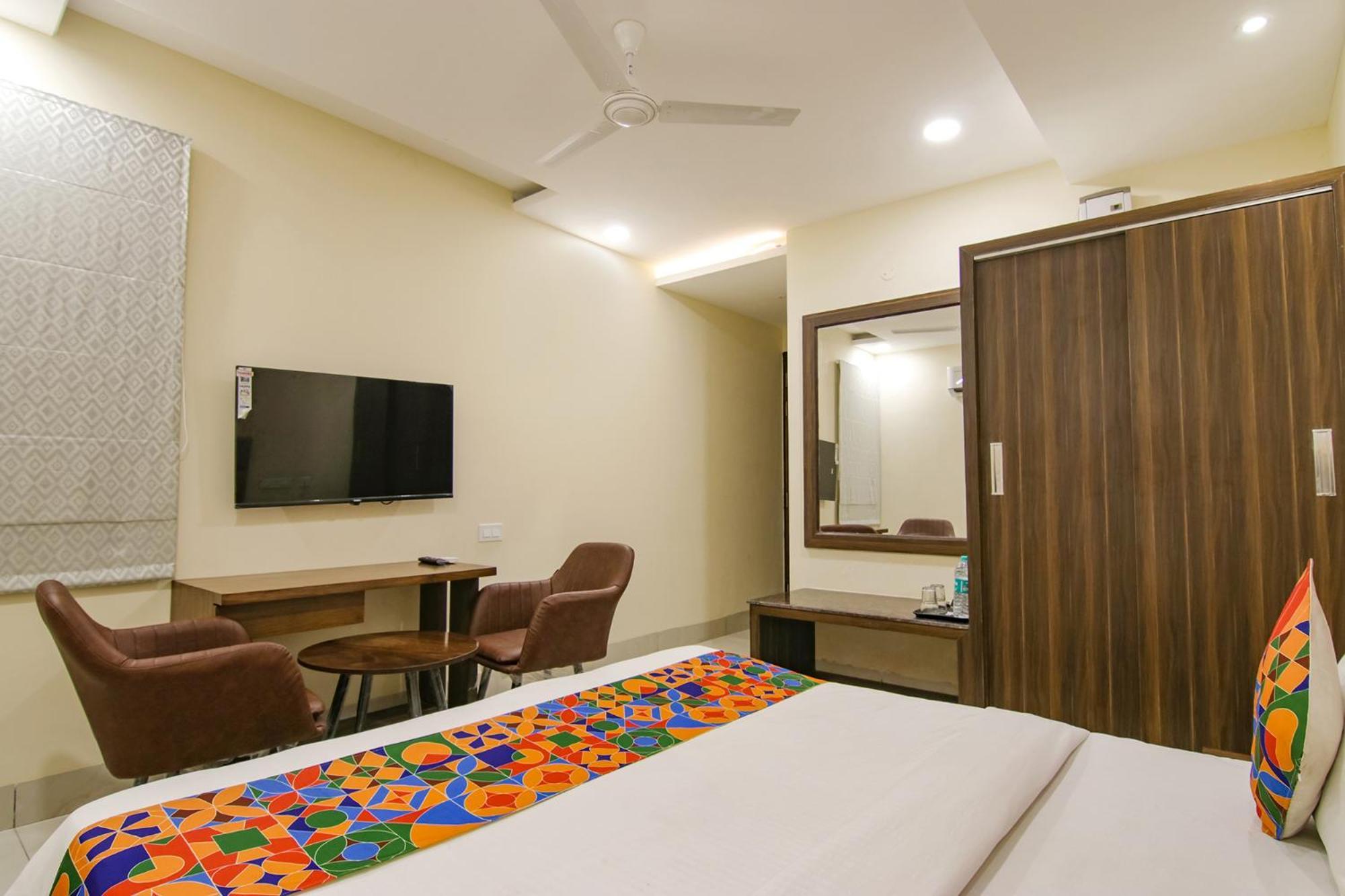 Fabhotel Prism Grand Zirakpur Buitenkant foto
