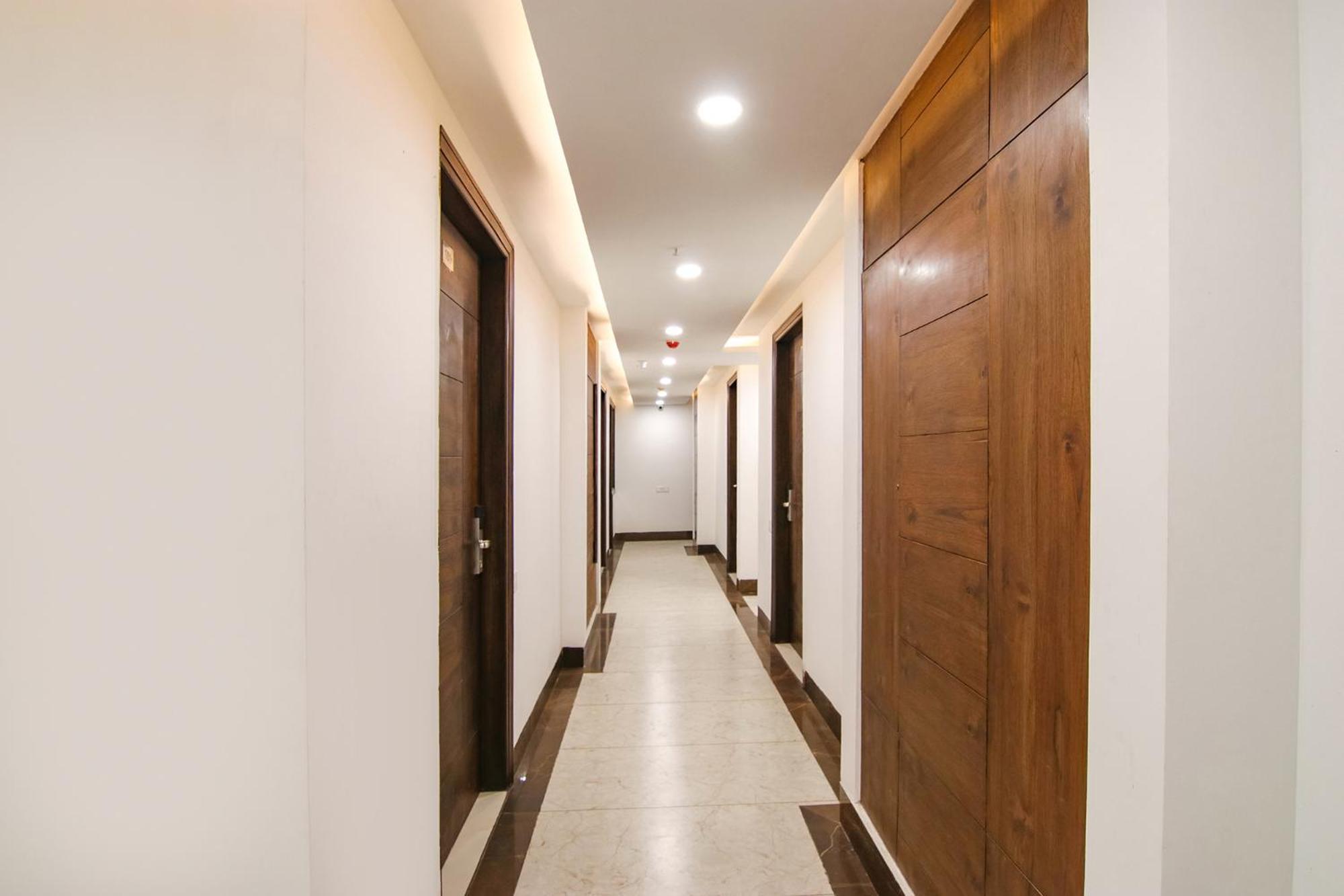 Fabhotel Prism Grand Zirakpur Buitenkant foto
